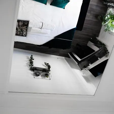 Apartment L'eclipse Paris, Avec Jacuzzi, A 10 Minutes Des Champs Elysees